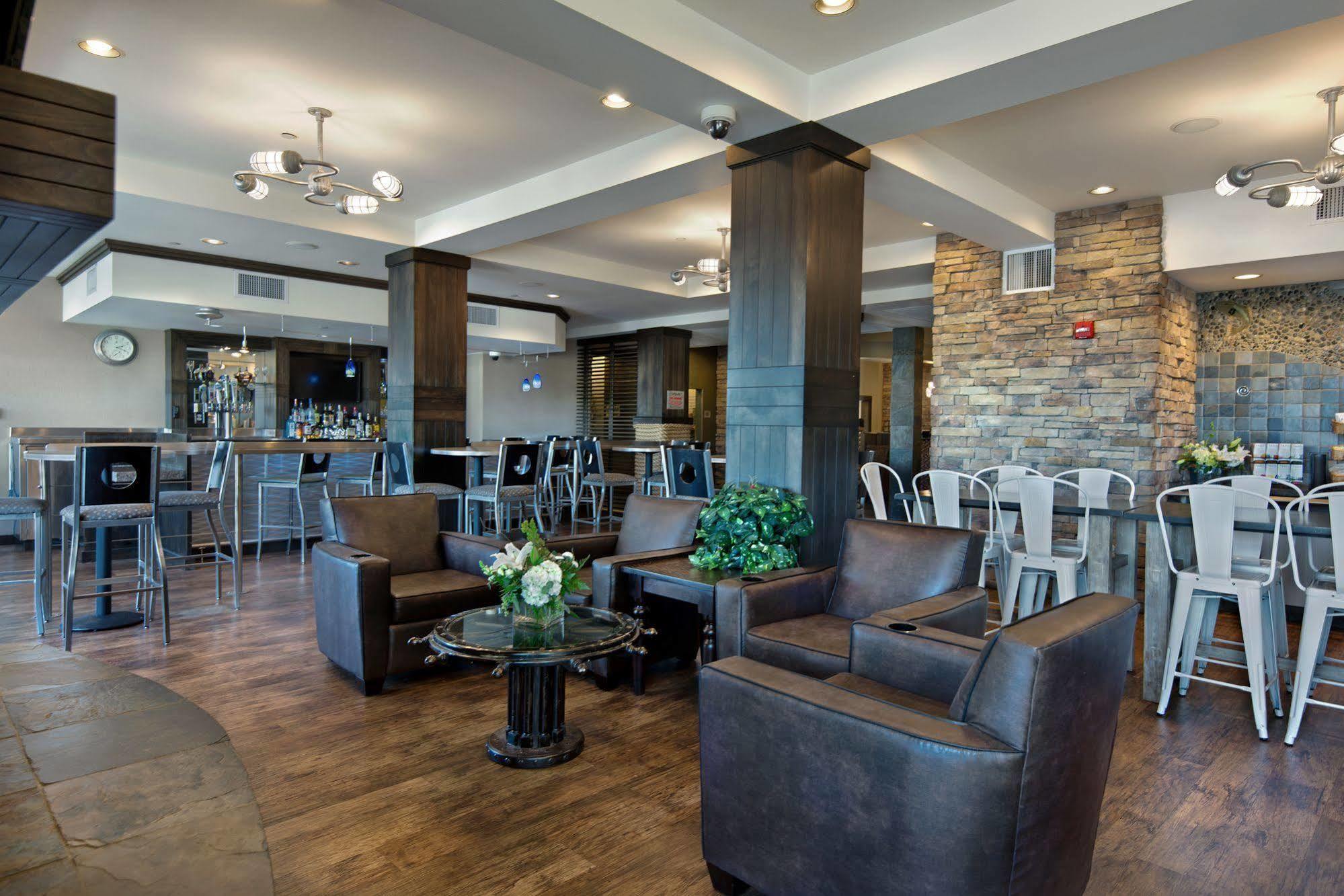 Oxford Suites Silverdale Kültér fotó